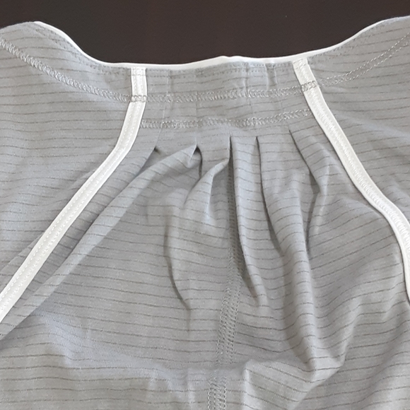 Lululemon - Picture 4 of 5